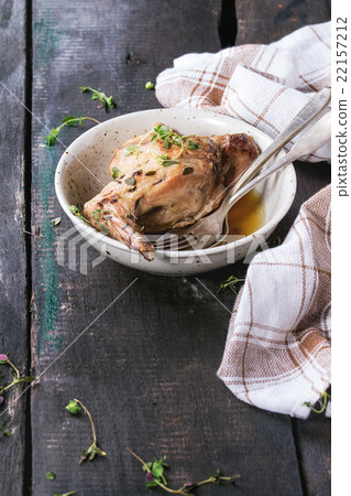 Stewed rabbit with vegetables 22157212