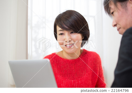 一個女人聽解釋 一個女人聽解釋 22164796