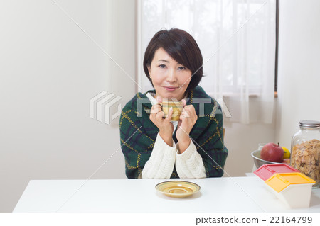 喝咖啡的女人 喝咖啡的女人 22164799