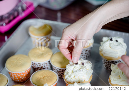 cupcakes cupcakes 22170142