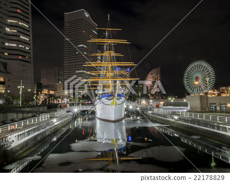 Minato Mirai的Nippon Maru在多雪的夜晚 Minato Mirai的Nippon Maru在多雪的夜晚 22178829