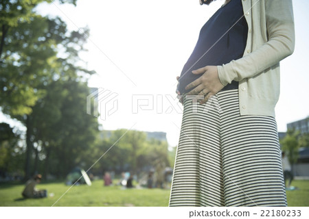 The stomach of a woman who celebrated the month 22180233