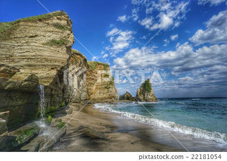Oyado Beach, Candle Rock and Waterfall, Onjuku, Chiba Prefecture 22181054