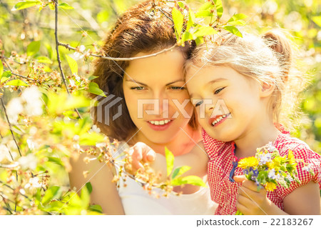 Mother and daughter in sunny park Mother and daughter in sunny park 22183267