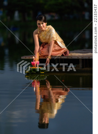 Loy Krathong Traditional Festival 22183437