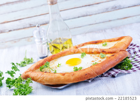 bread with egg 22185523