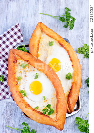 bread with egg 22185524