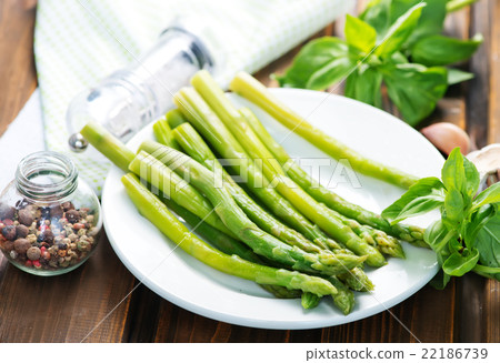green asparagus 22186739