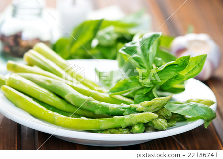 green asparagus green asparagus 22186741