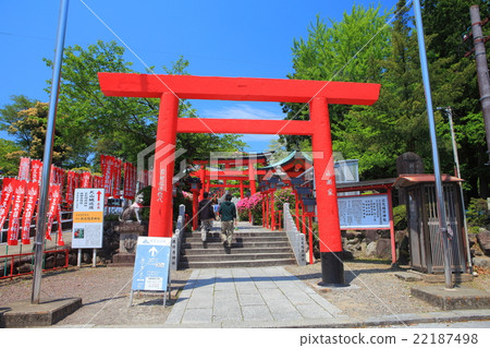 Sanko Inari Shinto shrine torii 22187498