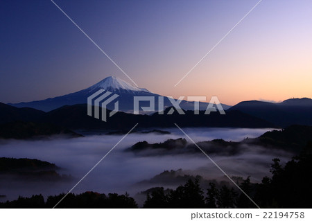 富士和雲海 22194758