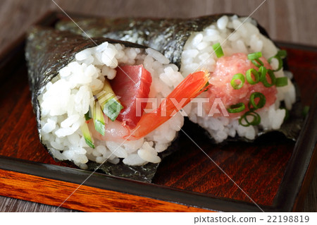 Hand rolled sushi Hand rolled sushi 22198819