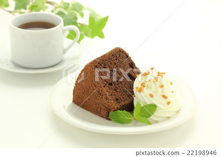 Chocolate chiffon cake 22198946