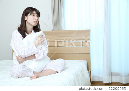 Women in troubled pajamas Women in troubled pajamas 22209965