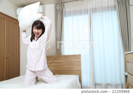 Women in angry pajamas Women in angry pajamas 22209966