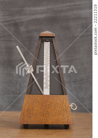 Old Classic Metronome Old Classic Metronome 22211319