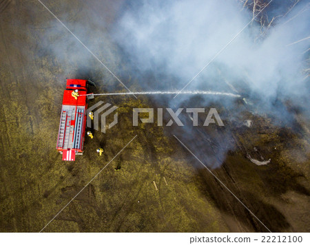 Fighting the forest fire Fighting the forest fire 22212100