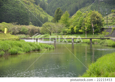 Settlement bridge upstream of the Shimanto River 22215453