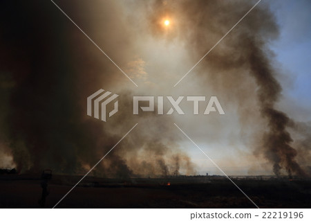 黑煙和太陽 22219196