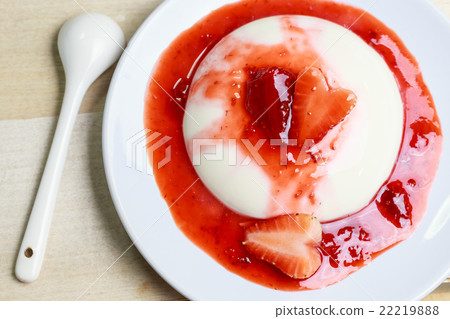 panna cotta Italian dessert panna cotta Italian dessert 22219888