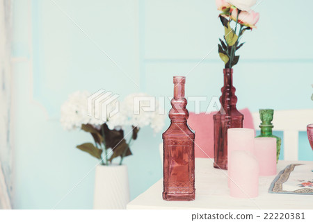 Beautifully decorated table adorned with flowers 22220381