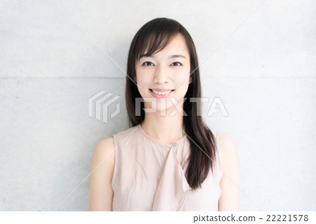 young woman      22221578