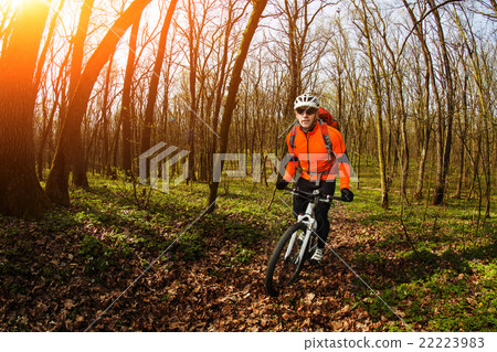 Man cyclist riding the bicycle 22223983