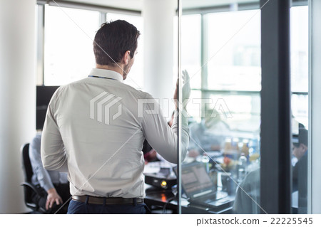 Business presentation on corporate meeting. 22225545