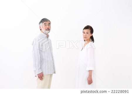 Senior couple sideways 22228091