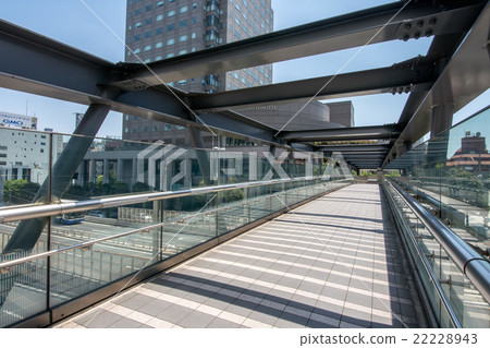 Crossroad footbridge 22228943