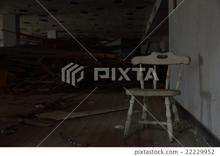 Ruins beauty 22229952