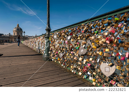 Lockers at Pont des Arts bridge 22232821