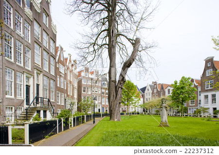 Begijnhof, Amsterdam, Netherlands Begijnhof, Amsterdam, Netherlands 22237312