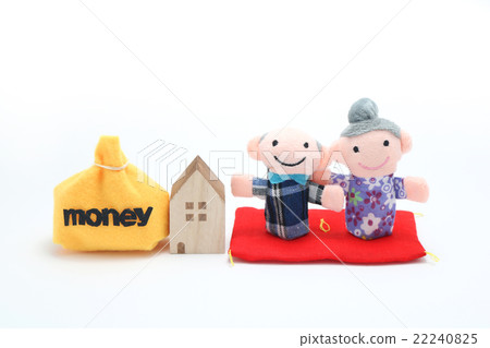 Elderly couple house money Elderly couple house money 22240825