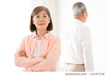 Senior couple 22247148