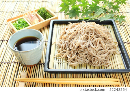 一個涼快的蕎麥麵條在夏天 22248264