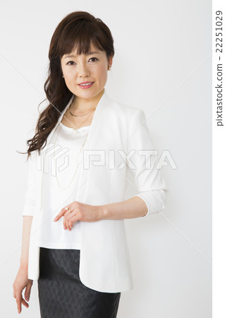中年女性 22251029