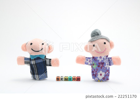 老年夫婦娃娃和高級人物 22251170