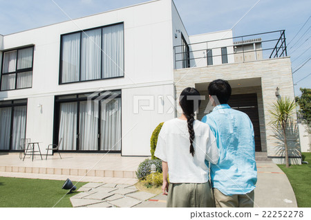 A couple looking up at home 22252278