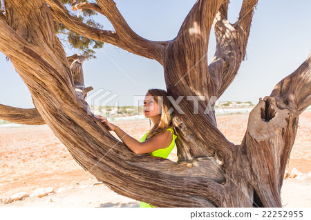 Free Happy Woman Enjoying Nature. Beauty Girl Free Happy Woman Enjoying Nature. Beauty Girl 22252955