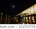 滿月漂浮在夜空和照明：宮崎縣綜合文化公園的夜景 22253758