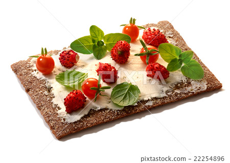Bread crisp with strawberries, cheese and mint Bread crisp with strawberries, cheese and mint 22254896