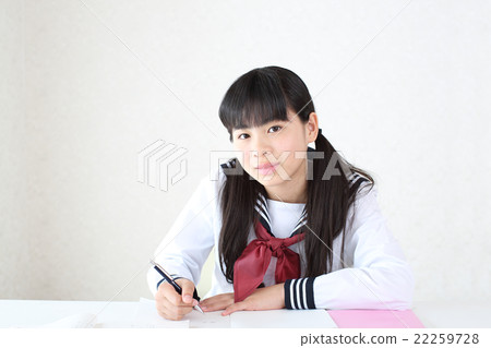 Junior high school students to study 22259728