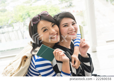 traveling abroad 22260038