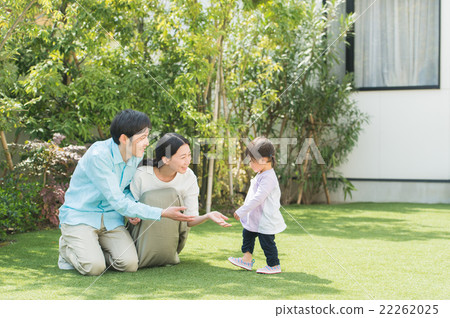 Family image (fresh green) 22262025