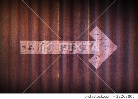 Arrow sign to right hand on old zinc sheet Arrow sign to right hand on old zinc sheet 22262805