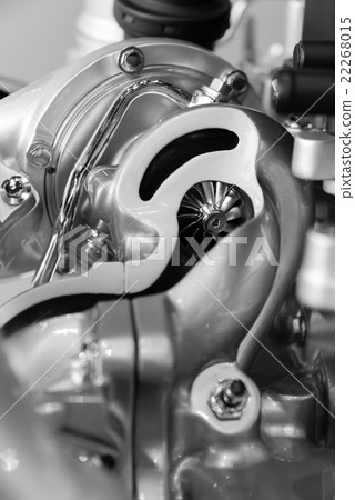 汽車發動機 22268015