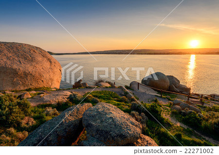 Sunset over the Victor Harbor 22271002