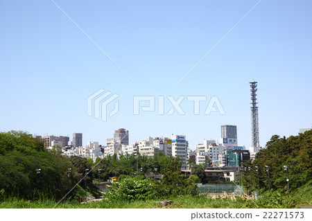 Scenery from Yotsuya towards Shinjuku 22271573