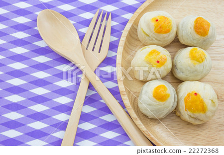 Chinese Pastry Mung Bean or Mooncake Chinese Pastry Mung Bean or Mooncake 22272368